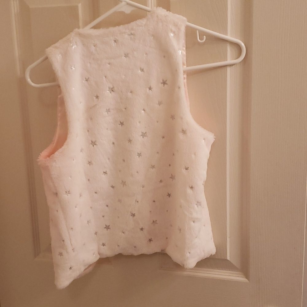 Fuzzy vest - Picture 2 of 3